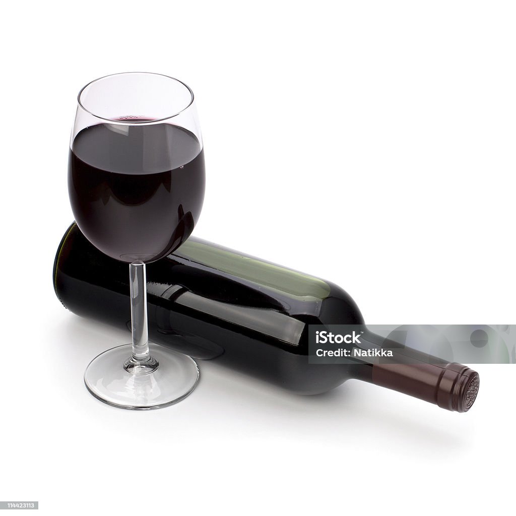 Полный бокала красного вина стекла и бутылка - Стоковые фото Алкоголь - напиток роялти-фри