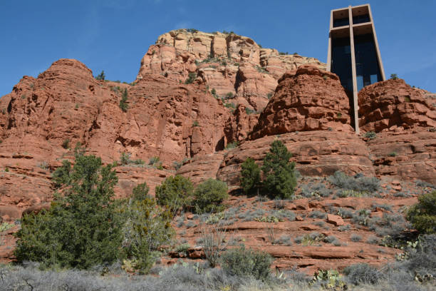 cappella della santa croce - sedona punto di riferimento storico - chapel of the holy cross foto e immagini stock