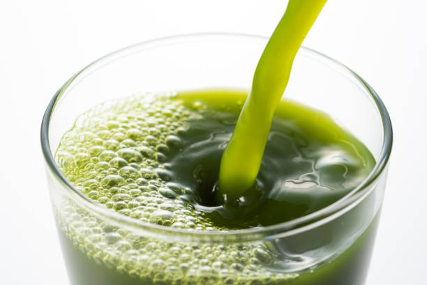 istock Put the green juice in the glass 1144242652