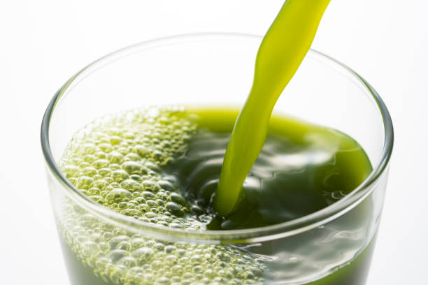 istock Put the green juice in the glass 1144242943
