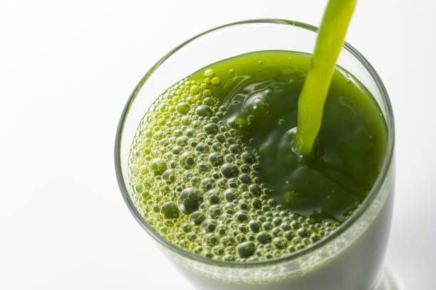 istock Put the green juice in the glass 1144242964