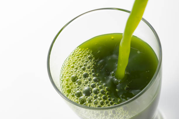 istock Put the green juice in the glass 1144242982