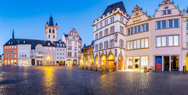 historic city center of trier in twilight, rheinland-pfalz, germany - renânia imagens e fotografias de stock