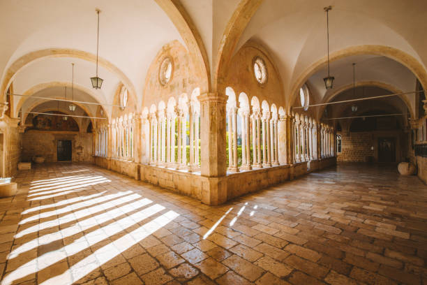 courtyard of franciscan church and monastery, dubrovnik, croatia - franciscan imagens e fotografias de stock