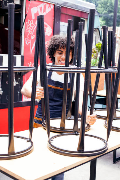 organizace food trucku - barový pult fotky - stock snímky, obrázky a fotky