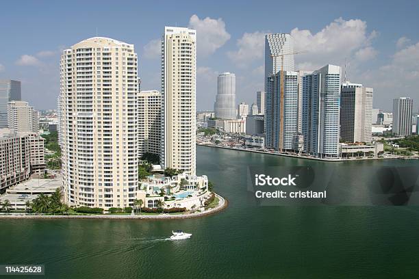 Miami River - zdjęcia stockowe i więcej obrazów Biznes - Biznes, Brickell Avenue - Miami, Budować