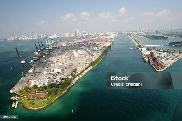 Photo libre de droit de Port De Miami banque d'images et plus d'images libres de droit de Affaires - Affaires, Amonceler, Centre-ville