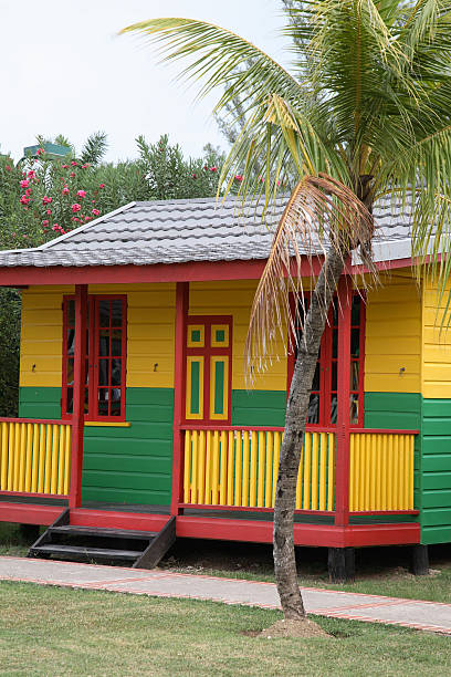 jamaïcain house - jamaican culture photos et images de collection