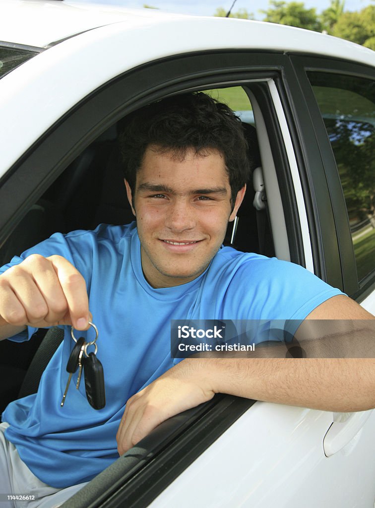 Jovem no carro novo - Royalty-free Adolescente Foto de stock