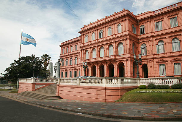 istock Pink House in Buenos Aires 114427151
