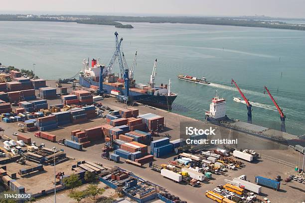 Porto Di Miami - Fotografie stock e altre immagini di Affari - Affari, Composizione orizzontale, Container