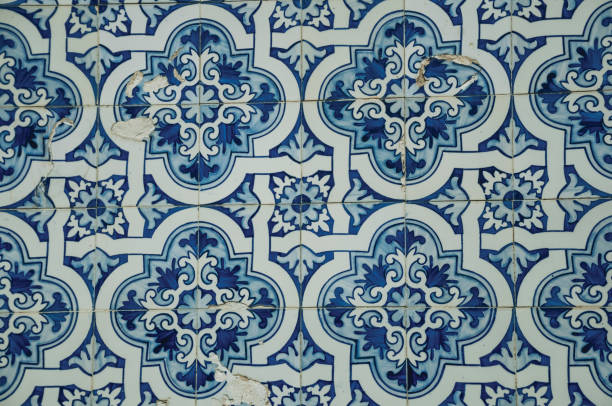 istock Blue floral pattern hand-painted in baroque style on ceramic tiles 1144282003