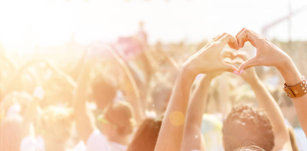 Heart-shape symbol for popular band