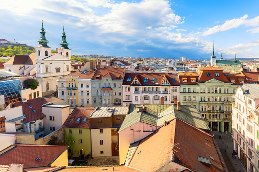 Vista aérea del casco antiguo de Brno durante el día soleado de verano, República Checa. Brno es la capital de la región de Moravia. photo