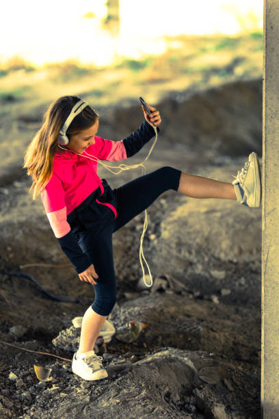 istock Girl Street Dance 1144321139
