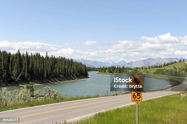 Rio Bow - Fotografias de stock e mais imagens de Placa de Limite de Velocidade - Placa de Limite de Velocidade, Alberta, Canadá