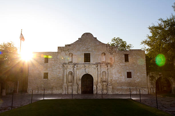 istock Sun rising over the Alamo 114433023