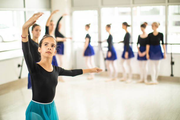 優美なバレリーナダンス - ballet dress studio shot costume ストックフォトと画像