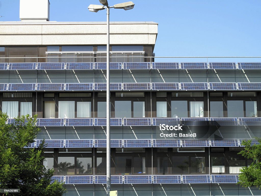 Solarkollektoren - Lizenzfrei Bürogebäude Stock-Foto