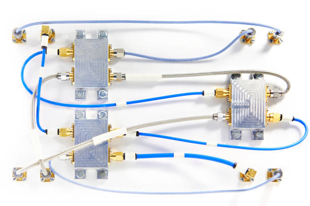 conjunto do cabo da microonda isolado - cable tv cable television coaxial cable - fotografias e filmes do acervo