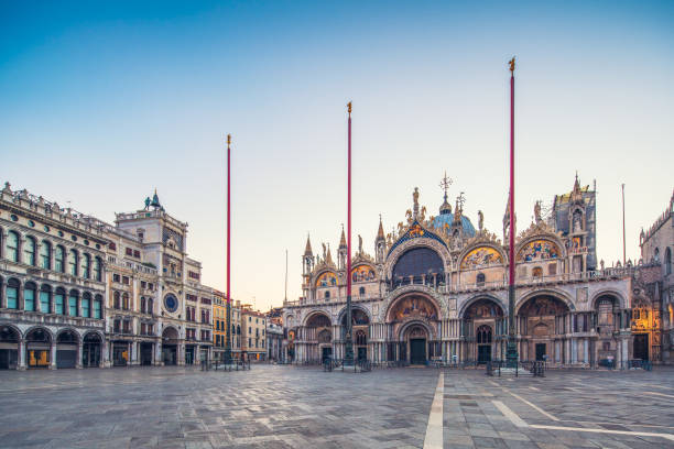 아침에 산 마르코 대성당, 베니스, 이탈리아 - venice italy veneto architecture blue 뉴스 사진 이미지