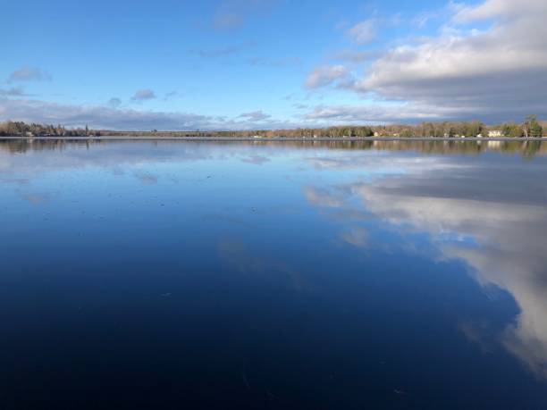 istock Pigeon Lake Ice-Out 2019 1144402427