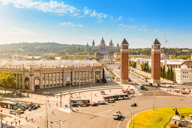 ベネチアの塔とすぐ d'espanya やスペイン広場の街並みのビュー、。旅行先のコンセプト - plaza de espana barcelona street catalonia ストックフォトと画像