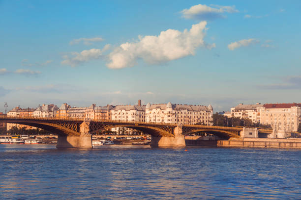 most łańcuchowy łączący budę i szkodniki - budapest chain bridge hungary palace zdjęcia i obrazy z banku zdjęć