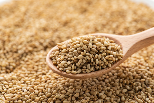 White sesame seeds