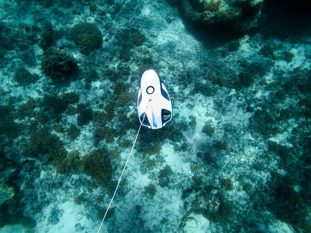 drone de mergulho autónomo. - mergulho autónomo - fotografias e filmes do acervo