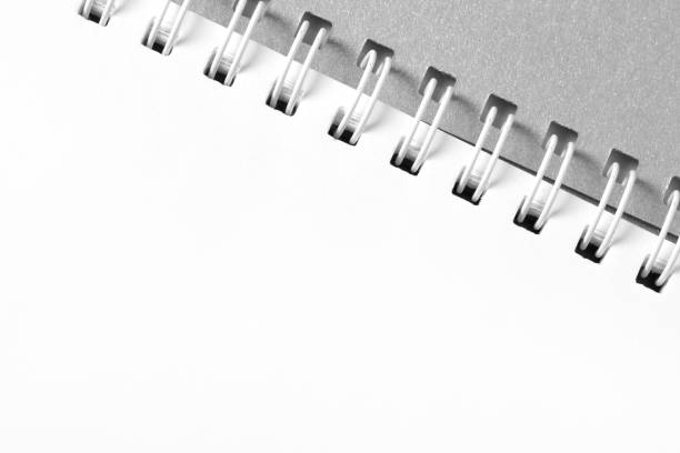 空白のスパイラルノートブックページ - spiral notebook audio ストックフォトと画像