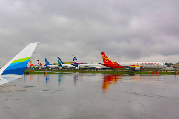 boeing yeni uçaklar - boeing 737 max stok fotoğraflar ve resimler