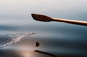 oar-ruderboot-dicht-an-einem-klaren-see.jpg?b=1&s=170x170&k=20&c=4jZRdzzjd61j1O8hxU5zp2KUB0PnyBw4ZnGGyIHVr5o=