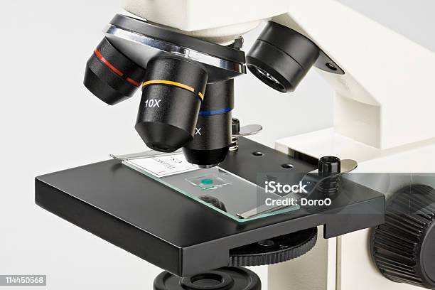 Microscópio - Fotografias de stock e mais imagens de ADN - ADN, Amostra Médica, Ampliação