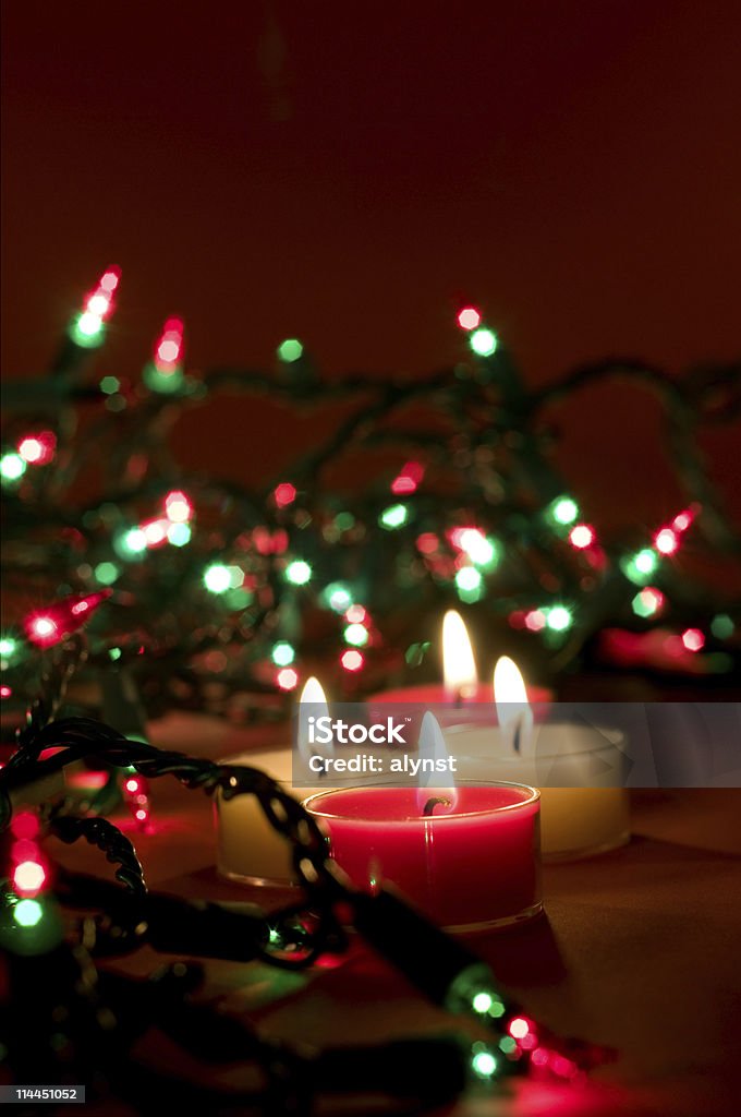 Luzes de Natal com velas acesas e espaço para texto - Foto de stock de Comemoração - Conceito royalty-free