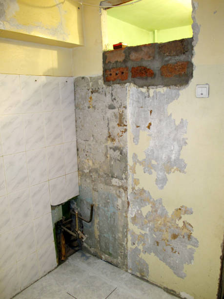 istock Old dirty apartment. Started repairing old apartments. 1144511487
