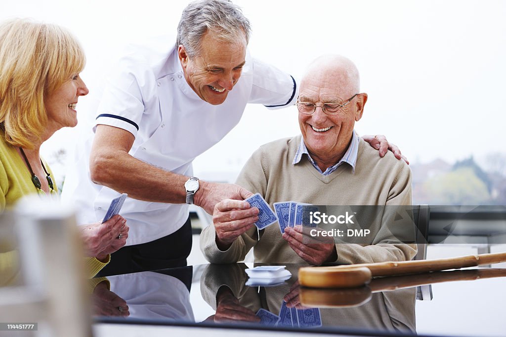 Elderly 커플입니다 게임하기 카드 - 로열티 프리 카드-여가활동 게임 스톡 사진