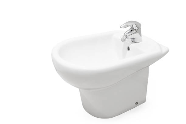 bidet izolowany na białym tle - bidet zdjęcia i obrazy z banku zdjęć