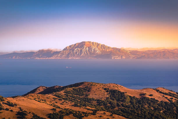 straße von gibraltar - tarifa stock-fotos und bilder