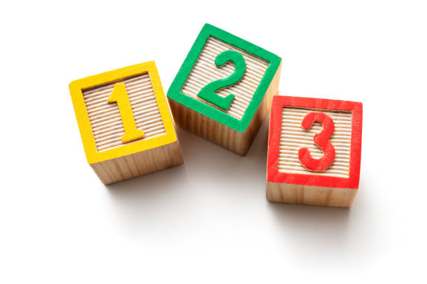 brinquedos: blocos do alfabeto-123 isolados no fundo branco - block letter a alphabet number - fotografias e filmes do acervo