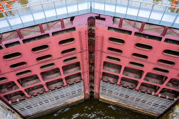 kanalsperre des weißen seebaltic canal gateway. sie verbindet das weiße meer, im arktischen ozean, mit dem onega-see, der weiter mit der ostsee verbunden ist. - gatun stock-fotos und bilder