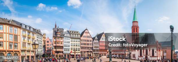 Frankfurt Tourists In Romerberg Alstadt Old Town Landmarks Panorama Germany Stock Photo - Download Image Now