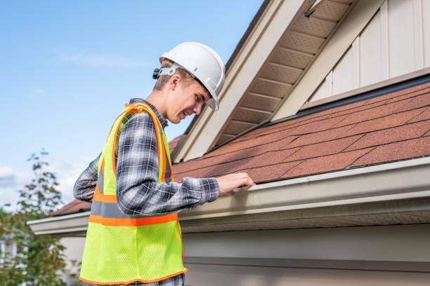 istock Home inspector providing an inspection to a house. 1144616957