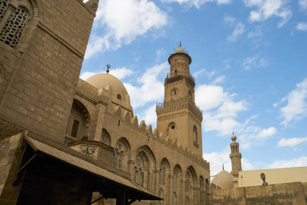 grande masjid elzaher barqooq na área famosa do el-khalili do khan do cairo islâmico, egipto - el khalili - fotografias e filmes do acervo