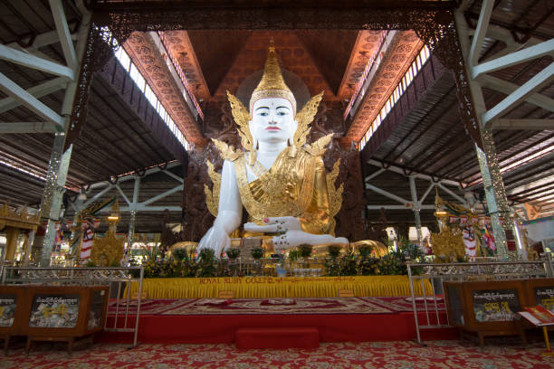 istock Nga Htat Gyi Buddha Temple 1144686573