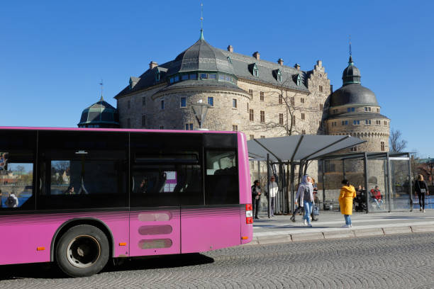 buss och slott - örebro slott bildbanksfoton och bilder