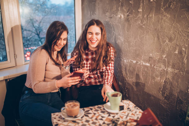 istock Gossip girls 1144807733