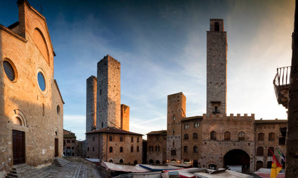 san gimignano, toskana - kollegienkirche stock-fotos und bilder