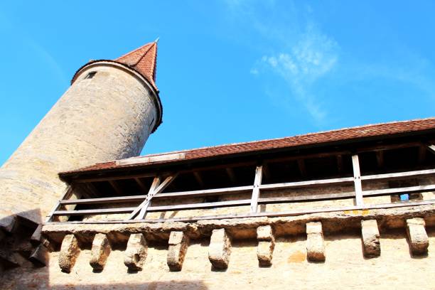 rothenburg whether the tauber, city wall - fortified wall footpath tower rothenburg imagens e fotografias de stock