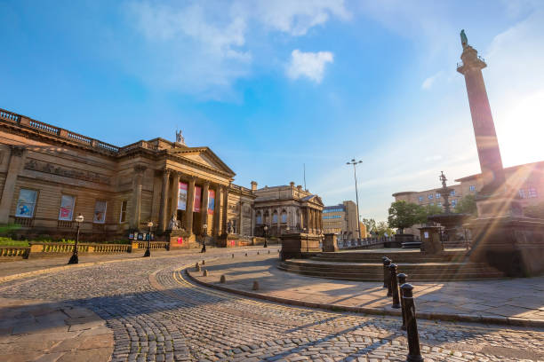 walker art gallery in liverpool, vereinigtes königreich - museum of liverpool stock-fotos und bilder